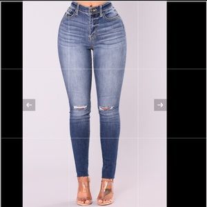 Faces Past Jeans -Medium Light Wash